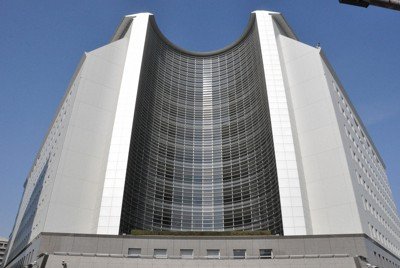 サンプル 官房長官が制度改正案を協議　課題も