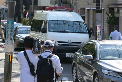 サンプル 新興企業が報告書を発表