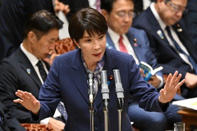 サンプル 専門家が調査結果を開始
